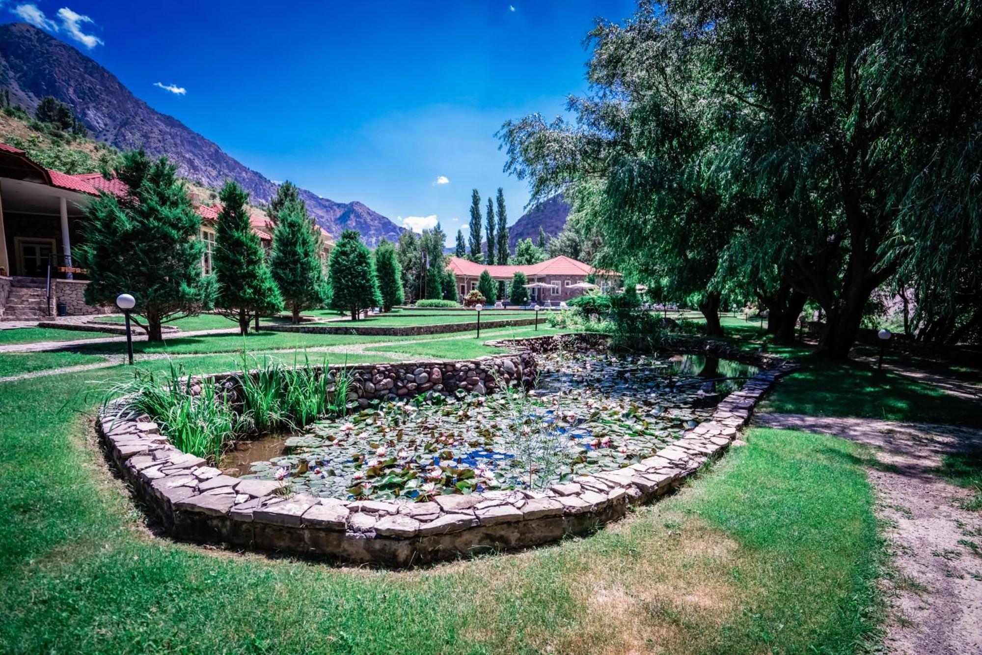 Chatcal Mountains Resort Burchmulla Ngoại thất bức ảnh