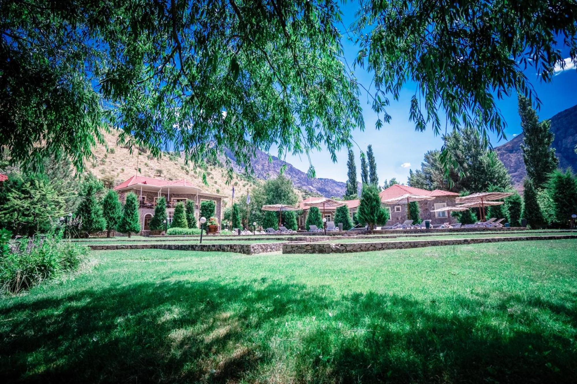 Chatcal Mountains Resort Burchmulla Ngoại thất bức ảnh