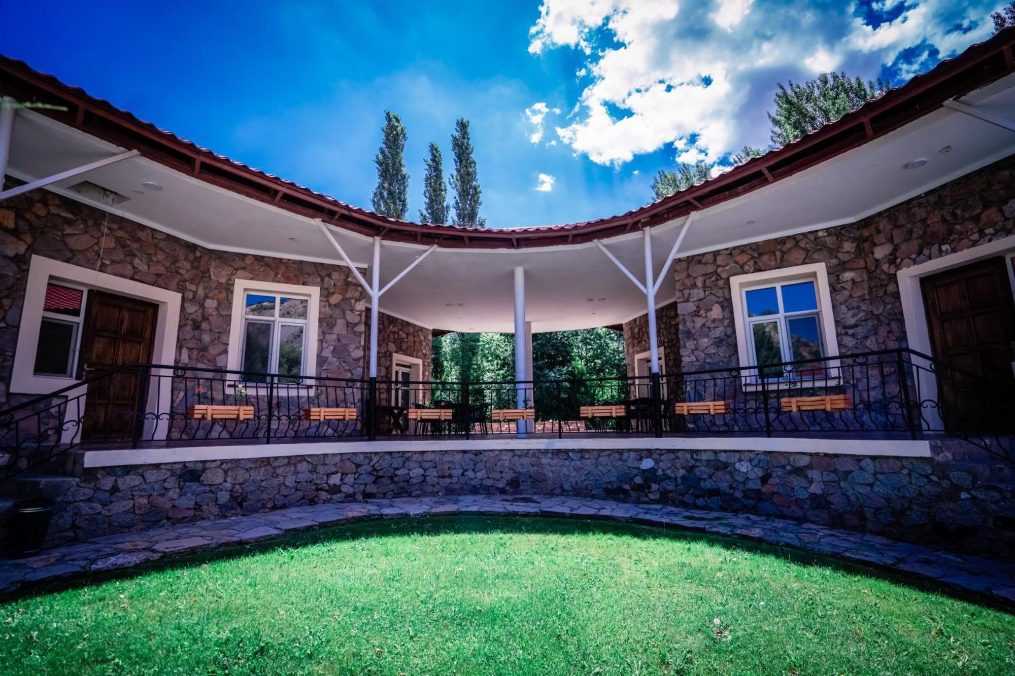 Chatcal Mountains Resort Burchmulla Ngoại thất bức ảnh